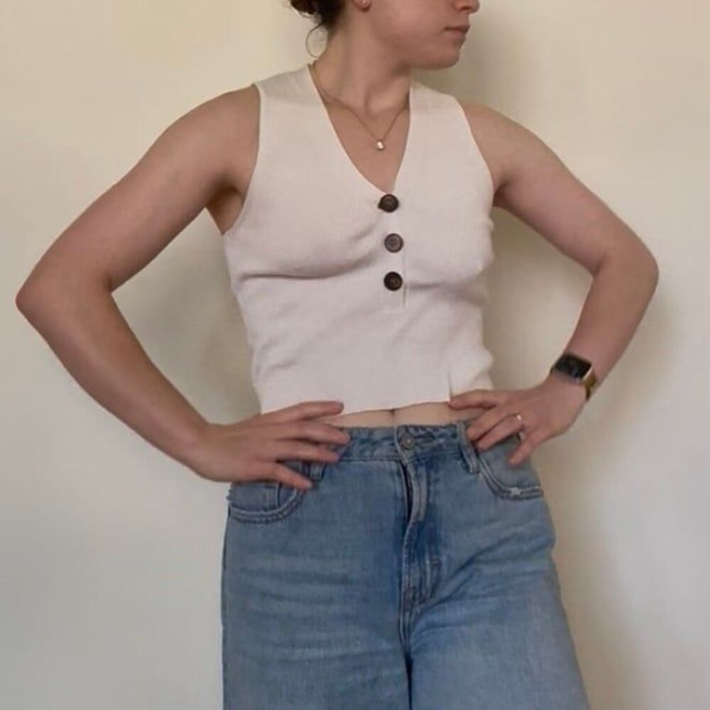Olivaceous Cream Ribbed Knit V-Neck Button Front Crop Tank Top Size M